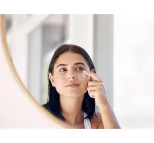 Adapalene vs Tretinoin: Which Is Better For Acne And Ageing Skin?